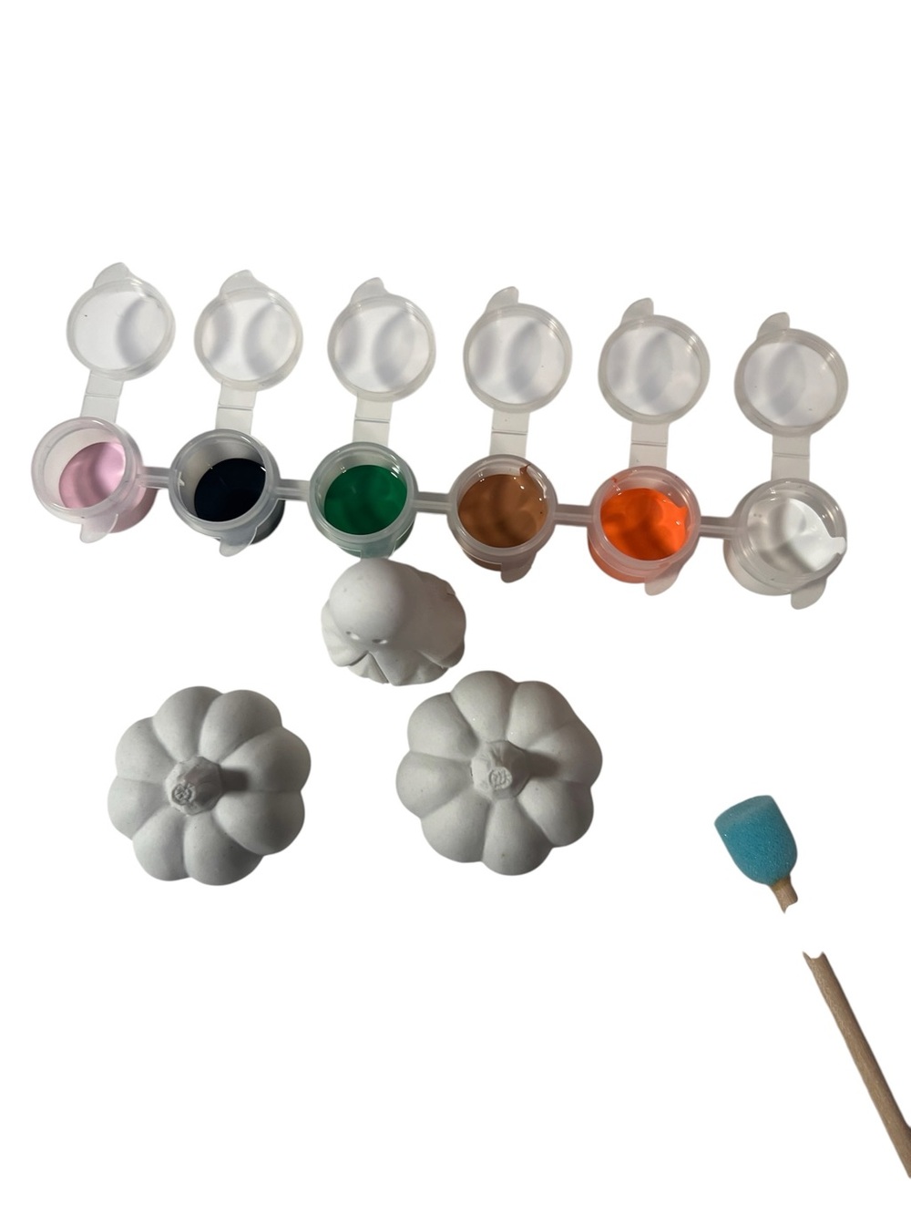 Fall activity for kids. 3 pieces to paint. Fun decorations. Great for kids all - Picture 8 of 16